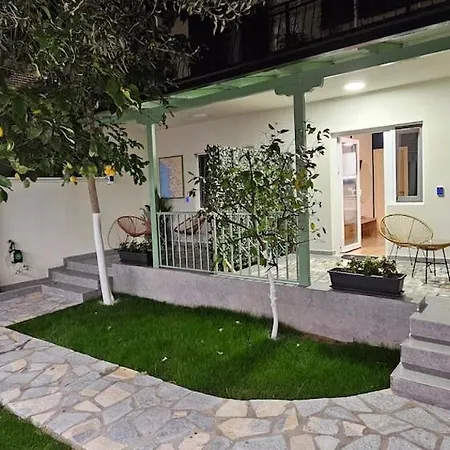 Olive Garden Blue Apartment *