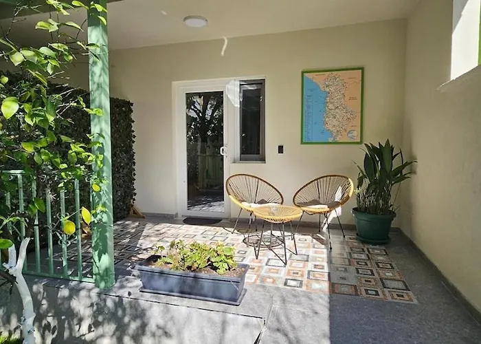 Olive Garden Blue アパート ティラナ