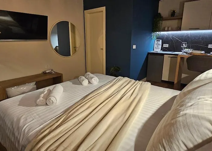 Olive Garden Blue ティラナ