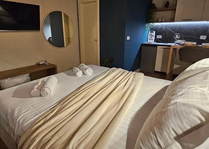 アパート Olive Garden Blue ティラナ